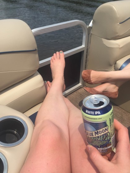 boat, beer, sun & friends... the perfect combination! 